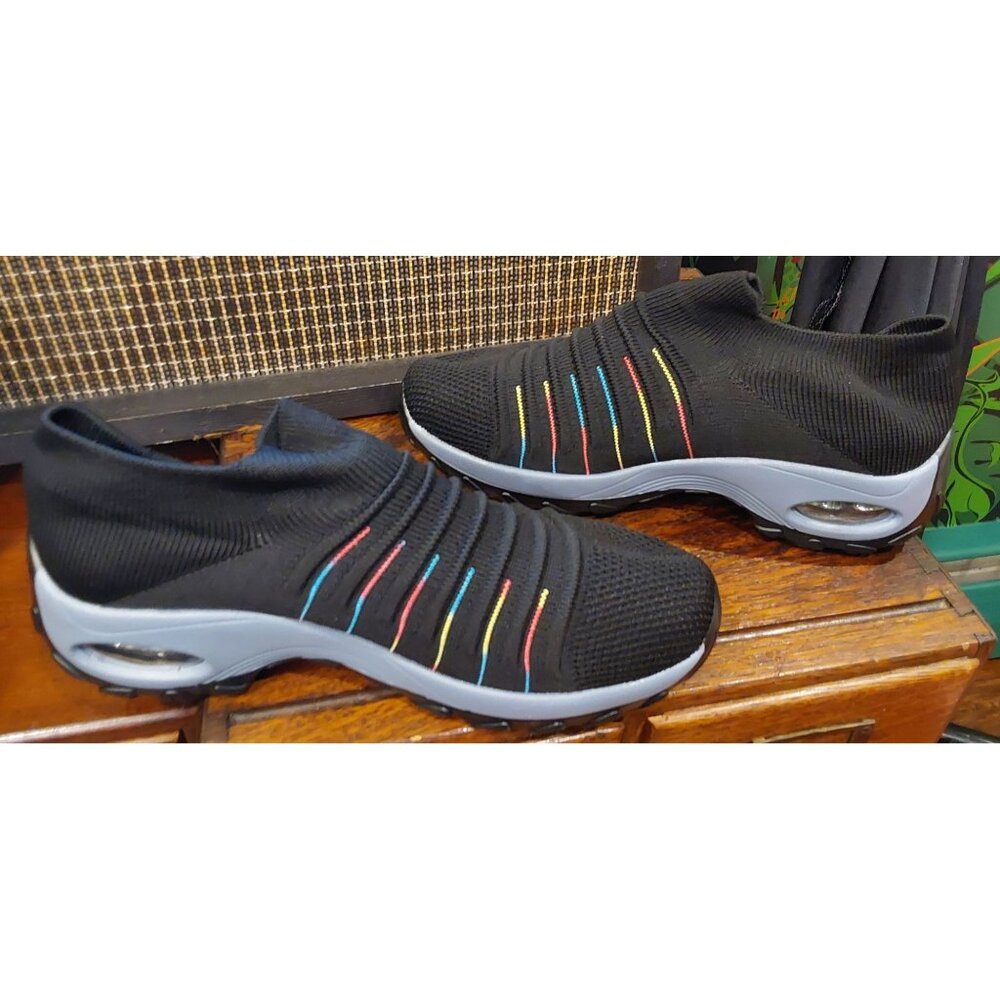 NEW Sisenny Women's Black w Multicolored Stripe Slip on Stretch Sneaker. SZ 8.5